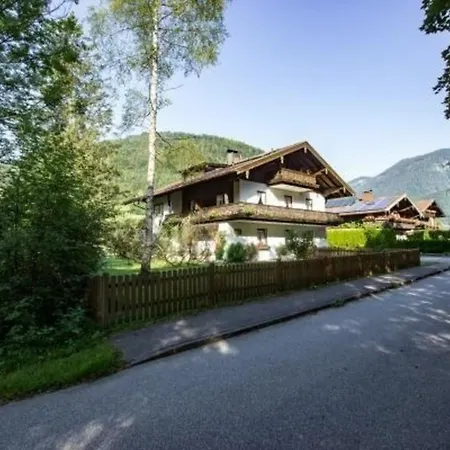 In Weissbach A D Alpenstrasse 公寓 *